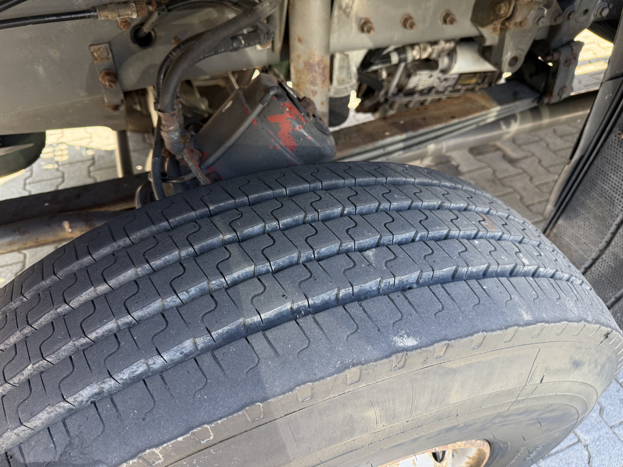 Volvo FM12 420 4X4 Kran MKG 300 bis 24 Meter - Camión grúa: foto 5 Volvo FM12 420 4X4 Kran MKG 300 bis 24 Meter - Camión grúa: foto 5