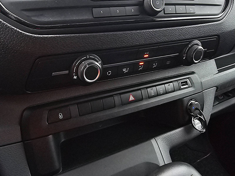 Minibús, Furgoneta de pasajeros Citroën Jumpy 1.6 XL 9 pers EURO6: foto 11 Minibús, Furgoneta de pasajeros Citroën Jumpy 1.6 XL 9 pers EURO6: foto 11