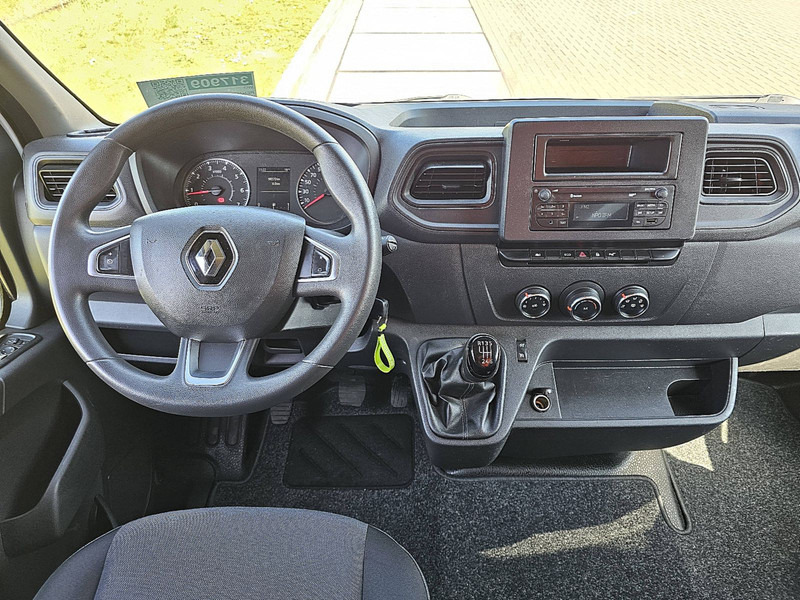 Foto del interior 1: Furgoneta pequeña Renault Master 2.3 L1H1 2x-Zijdeur NAP