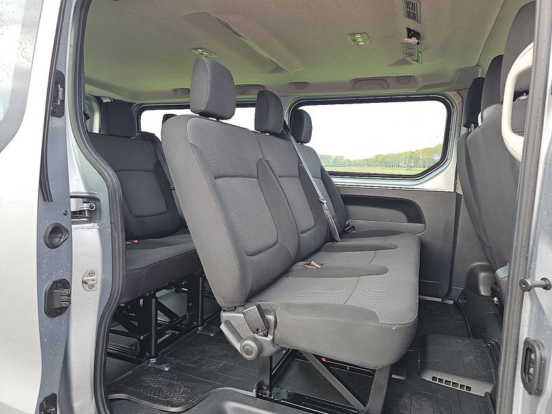 Leasing de Renault Trafic 2.0 DCI ac aut. 9 pers EURO6 Renault Trafic 2.0 DCI ac aut. 9 pers EURO6: foto 13 Leasing de Renault Trafic 2.0 DCI ac aut. 9 pers EURO6 Renault Trafic 2.0 DCI ac aut. 9 pers EURO6: foto 13