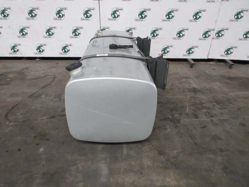 DAF 1945569 DIELESTANK 690 LITER DAF XF CF EURO 6 - Depósito de combustible para Camión: foto 2 DAF 1945569 DIELESTANK 690 LITER DAF XF CF EURO 6 - Depósito de combustible para Camión: foto 2