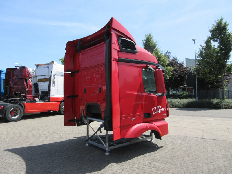 Mercedes-Benz A 000 600 10 05 CABINE MERCEDES 1842 EURO 6 MODEL 2018 - Cabina e interior para Camión: foto 4 Mercedes-Benz A 000 600 10 05 CABINE MERCEDES 1842 EURO 6 MODEL 2018 - Cabina e interior para Camión: foto 4