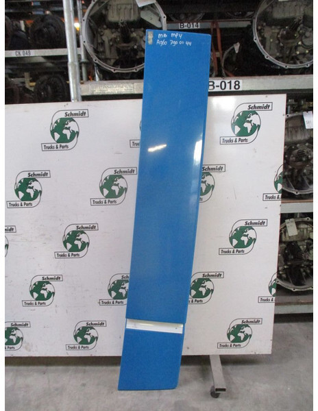 Mercedes-Benz A 960 790 01 44 MERCEDES BENZ 1845 PM 4 Zij Spoiler Links - Cabina e interior para Camión: foto 2 Mercedes-Benz A 960 790 01 44 MERCEDES BENZ 1845 PM 4 Zij Spoiler Links - Cabina e interior para Camión: foto 2
