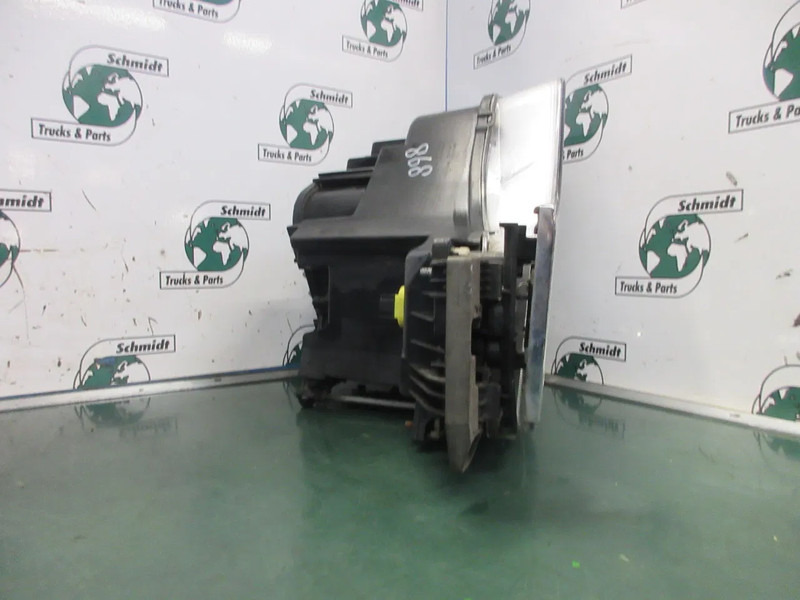 Mercedes-Benz A 960 820 02 39 KOPLAMP MERCEDES 1845 MP4 EURO 6 LINKS - Faro delantero para Camión: foto 2 Mercedes-Benz A 960 820 02 39 KOPLAMP MERCEDES 1845 MP4 EURO 6 LINKS - Faro delantero para Camión: foto 2