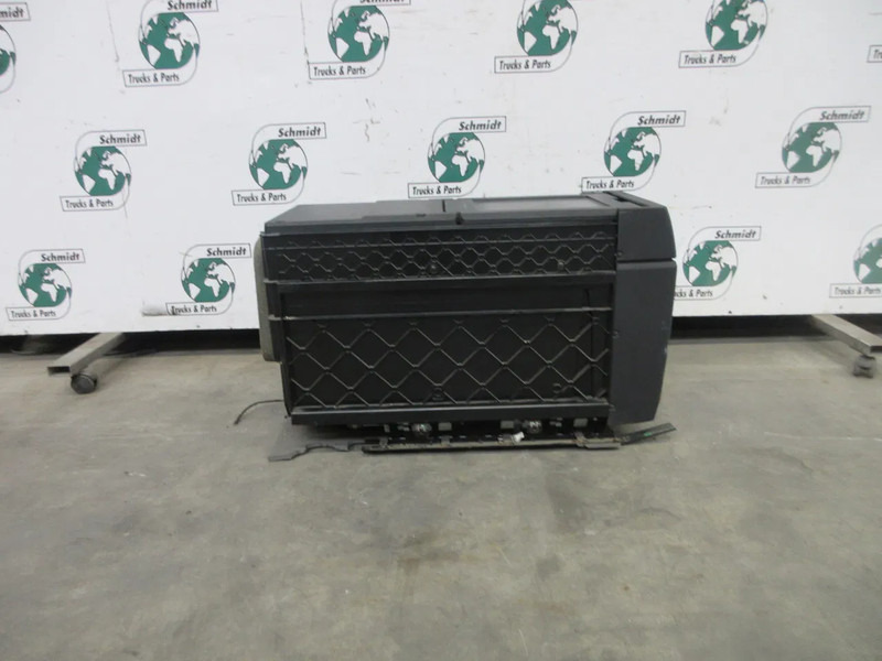 Mercedes-Benz A 960 840 09 43 KOELKAST MERCEDES BENZ 1845 MP4 EURO 6 - Cabina e interior para Camión: foto 5 Mercedes-Benz A 960 840 09 43 KOELKAST MERCEDES BENZ 1845 MP4 EURO 6 - Cabina e interior para Camión: foto 5