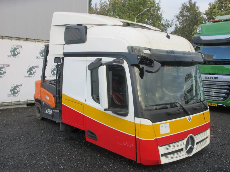 Mercedes-Benz MERCEDES 1842 CABINE MODEL 2018 MP4 - Cabina e interior para Camión: foto 2 Mercedes-Benz MERCEDES 1842 CABINE MODEL 2018 MP4 - Cabina e interior para Camión: foto 2