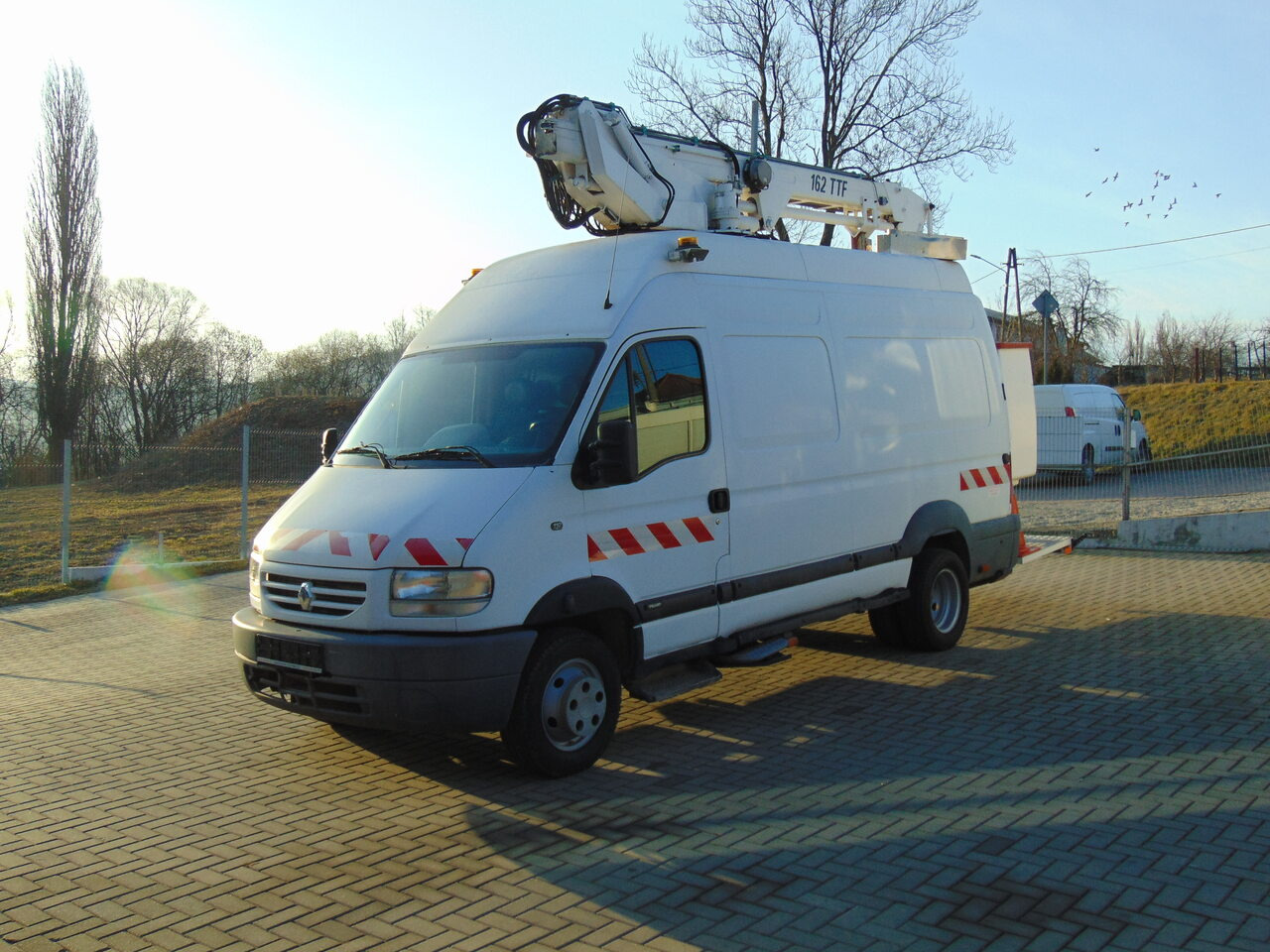 RENAULT Mascott 2,8dCi 110 L2H3 France Elevateur 152TTF 162TTF - Plataforma elevadora: foto 1 RENAULT Mascott 2,8dCi 110 L2H3 France Elevateur 152TTF 162TTF - Plataforma elevadora: foto 1