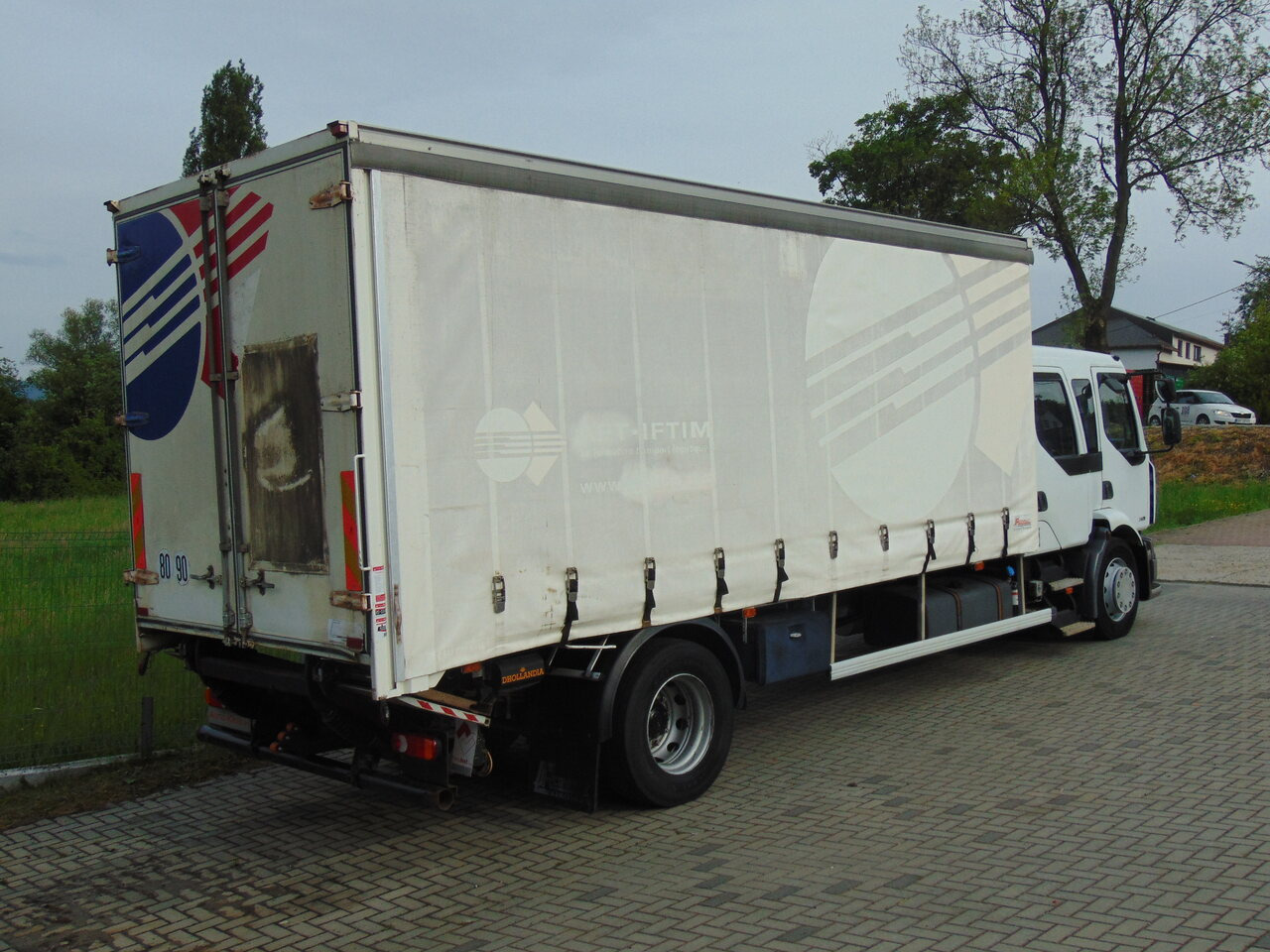 RENAULT Midlum 240DXi - Camión lona: foto 4 RENAULT Midlum 240DXi - Camión lona: foto 4