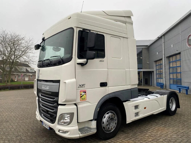 DAF XF106-460 / AUTOMATIC / DEB / PARKCOOL / AIRCO / EURO-6 / 2015 - Cabeza tractora: foto 1 DAF XF106-460 / AUTOMATIC / DEB / PARKCOOL / AIRCO / EURO-6 / 2015 - Cabeza tractora: foto 1