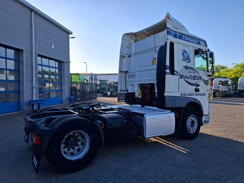 DAF XF106-460 / INTARDER / DEB / MANUAL / AIRCO / CLEAN TRUCK / EURO-6 / 2014 - Cabeza tractora: foto 5 DAF XF106-460 / INTARDER / DEB / MANUAL / AIRCO / CLEAN TRUCK / EURO-6 / 2014 - Cabeza tractora: foto 5