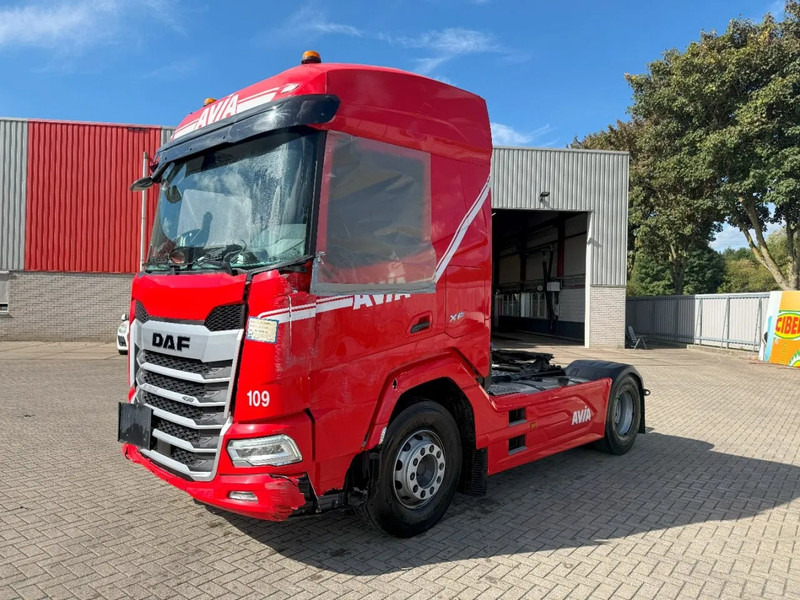 DAF XF450 FT / ENGINE RUNNING / ONLY:132521 KM / HYDRAULICS / DIGITAL DASH / DEB / HIGH CAB / AUTOMATIC / EURO-6 / 2024 - Cabeza tractora: foto 1 DAF XF450 FT / ENGINE RUNNING / ONLY:132521 KM / HYDRAULICS / DIGITAL DASH / DEB / HIGH CAB / AUTOMATIC / EURO-6 / 2024 - Cabeza tractora: foto 1