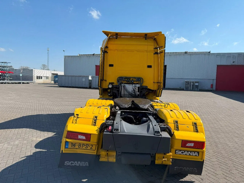 Scania R520 V8 / ENGINE RUNNING / RETARDER / HYDRAULICS / NL TRUCK / LIFT+LENKACHSE / ONLY:717000 KM / EURO-6 /2015 - Cabeza tractora: foto 4 Scania R520 V8 / ENGINE RUNNING / RETARDER / HYDRAULICS / NL TRUCK / LIFT+LENKACHSE / ONLY:717000 KM / EURO-6 /2015 - Cabeza tractora: foto 4