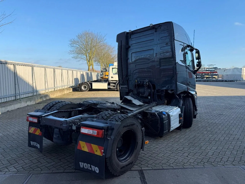Volvo FH5-460 / VEB+ / HYDRAULICS / I-PARKCOOL / ONLY:188538 KM / FULL-AIR / ACC / LWDS / AUTOMATIC / EURO-6 / 2023 - Cabeza tractora: foto 4 Volvo FH5-460 / VEB+ / HYDRAULICS / I-PARKCOOL / ONLY:188538 KM / FULL-AIR / ACC / LWDS / AUTOMATIC / EURO-6 / 2023 - Cabeza tractora: foto 4