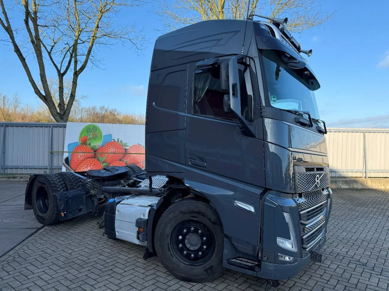Volvo FH5-460 / VEB+ / HYDRAULICS / I-PARKCOOL / ONLY:188538 KM / FULL-AIR / ACC / LWDS / AUTOMATIC / EURO-6 / 2023 - Cabeza tractora: foto 2 Volvo FH5-460 / VEB+ / HYDRAULICS / I-PARKCOOL / ONLY:188538 KM / FULL-AIR / ACC / LWDS / AUTOMATIC / EURO-6 / 2023 - Cabeza tractora: foto 2