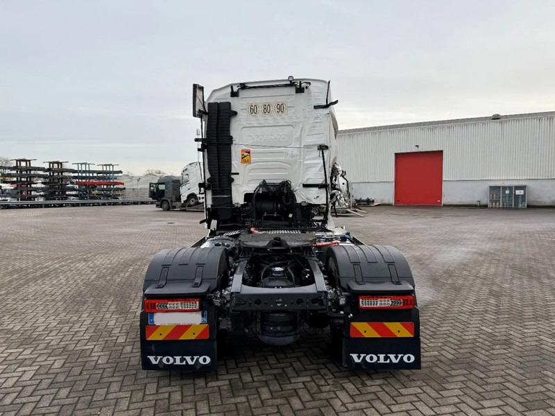 Volvo FH5-500 / RETARDER / HYDRAULICS / ONLY:33000 KM / I-PARKCOOL / VEB+ / AUTOMATIC / EURO-6 / 2025 - Cabeza tractora: foto 4 Volvo FH5-500 / RETARDER / HYDRAULICS / ONLY:33000 KM / I-PARKCOOL / VEB+ / AUTOMATIC / EURO-6 / 2025 - Cabeza tractora: foto 4