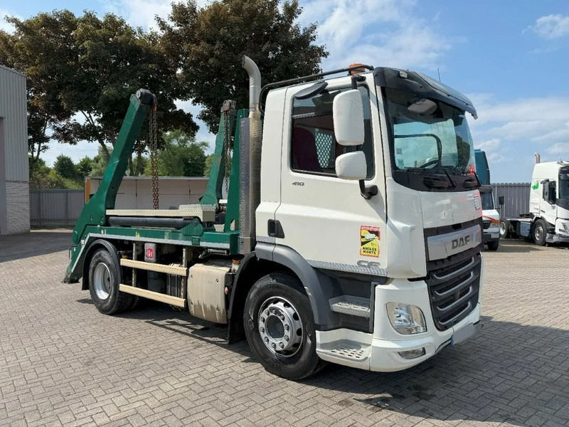 DAF CF410 / ENGINE RUNNING / ONLY:74525 KM / HYVA SKIPLOADER 3250 KG / AIRCO / AUTOMATIC / EURO-6 / 2020 - Camión portacontenedor de cadenas: foto 2 DAF CF410 / ENGINE RUNNING / ONLY:74525 KM / HYVA SKIPLOADER 3250 KG / AIRCO / AUTOMATIC / EURO-6 / 2020 - Camión portacontenedor de cadenas: foto 2