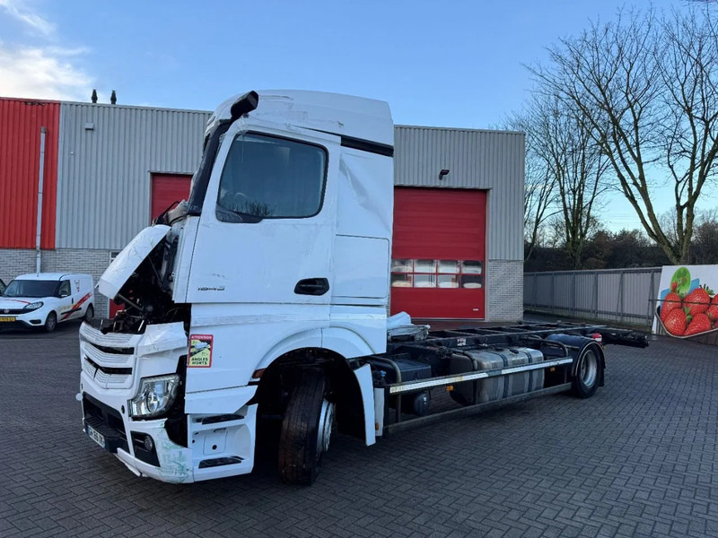 Mercedes-Benz Actros 1845 / ONLY:467007 KM / MIRRORCAM / FULL-AIR / AIRCO / AUTOMATIC / EURO-6 / 2022 - Camión chasis: foto 1 Mercedes-Benz Actros 1845 / ONLY:467007 KM / MIRRORCAM / FULL-AIR / AIRCO / AUTOMATIC / EURO-6 / 2022 - Camión chasis: foto 1