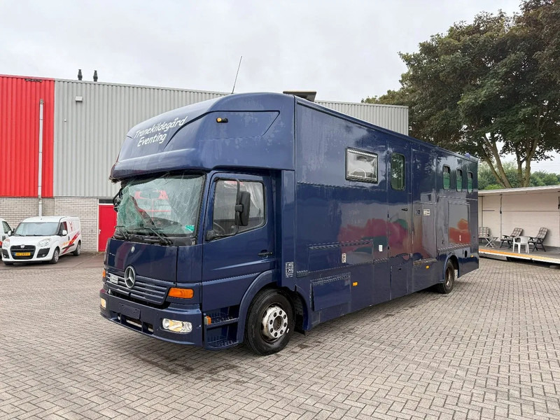 Mercedes-Benz Atego 1223 / ENGINE RUNNING / ONLY:159450 KM / HORSETRUCK / HEATED BOX / GEN2-TACHO= WATERTANK / LIVING ROOM / EURO-2 / MANUAL / - Camión para caballos: foto 1 Mercedes-Benz Atego 1223 / ENGINE RUNNING / ONLY:159450 KM / HORSETRUCK / HEATED BOX / GEN2-TACHO= WATERTANK / LIVING ROOM / EURO-2 / MANUAL / - Camión para caballos: foto 1