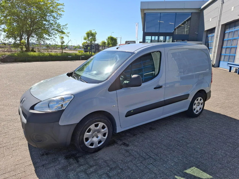 Peugeot Partner 1.6 HDI / TUV:12-01-2026 / AIRCO / CLOSED BOX / MANUAL / EURO-5 b / 2015 - Furgoneta pequeña: foto 1 Peugeot Partner 1.6 HDI / TUV:12-01-2026 / AIRCO / CLOSED BOX / MANUAL / EURO-5 b / 2015 - Furgoneta pequeña: foto 1