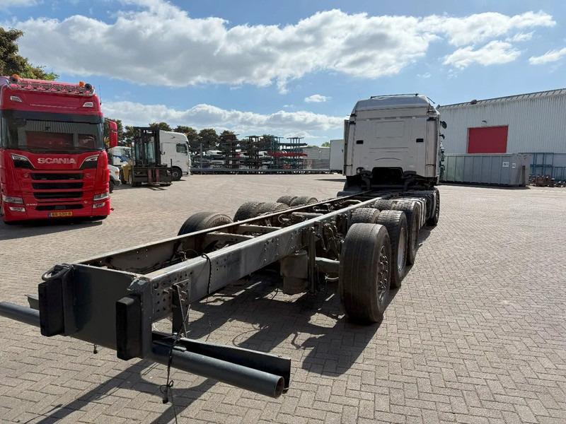 Scania R490 / 8X4 / ENGINE RUNNING / RETARDER / 9 TON FRONT AXLE / LIFT+LENKACHSE / AUTOMATIC / EURO-6 / 2017 - Camión chasis: foto 4 Scania R490 / 8X4 / ENGINE RUNNING / RETARDER / 9 TON FRONT AXLE / LIFT+LENKACHSE / AUTOMATIC / EURO-6 / 2017 - Camión chasis: foto 4