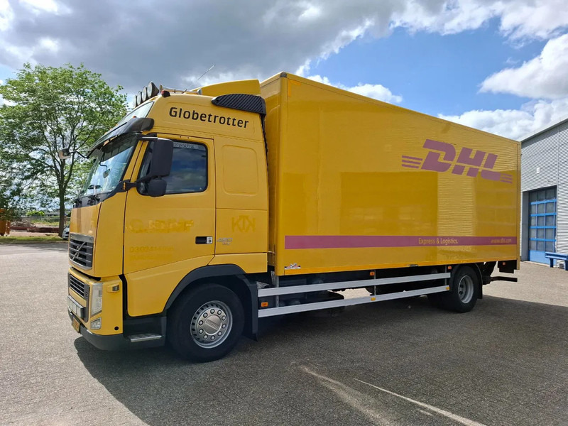 Volvo FH13-420 / NL TRUCK / PLATFORM 2000KG / AIRCO / FRIDGE / AUTOMATIC / EURO-5 / 2010 - Camión caja cerrada: foto 1 Volvo FH13-420 / NL TRUCK / PLATFORM 2000KG / AIRCO / FRIDGE / AUTOMATIC / EURO-5 / 2010 - Camión caja cerrada: foto 1