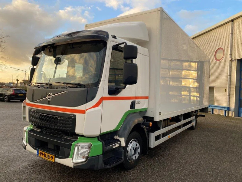 Volvo FL5-210 / NL TRUCK / ONLY:495823 KM / PLATFORM 1500 KG / AUTOMATIC / EURO-6 / 2017 - Camión caja cerrada: foto 1 Volvo FL5-210 / NL TRUCK / ONLY:495823 KM / PLATFORM 1500 KG / AUTOMATIC / EURO-6 / 2017 - Camión caja cerrada: foto 1
