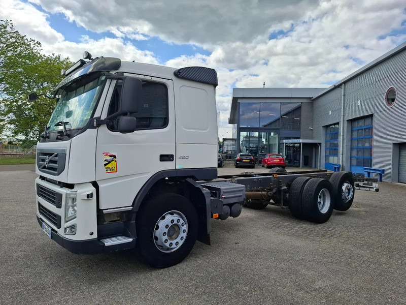 Volvo FM13-420 / VEB+ / LIFT+LENKACHSE / INLINER / AIRCO / AUTOMATIC / EURO-5 / 2011 - Camión chasis: foto 1 Volvo FM13-420 / VEB+ / LIFT+LENKACHSE / INLINER / AIRCO / AUTOMATIC / EURO-5 / 2011 - Camión chasis: foto 1