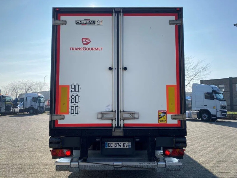 Volvo FM4-420 / COMPLETE COOL+FREEZE COMBI / CHEREAU / THROUGH-LOADING SYSTEM / 2XPLATFORM DHOLLANDIA / FREEZING LOCK / AUTOMATIC / EU - Camión frigorífico: foto 4 Volvo FM4-420 / COMPLETE COOL+FREEZE COMBI / CHEREAU / THROUGH-LOADING SYSTEM / 2XPLATFORM DHOLLANDIA / FREEZING LOCK / AUTOMATIC / EU - Camión frigorífico: foto 4