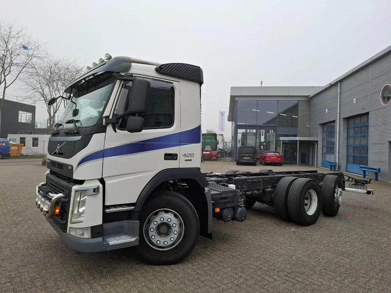 Volvo FM4-420 / VEB+ / LWDS / LIFT+LENKACHSE / ONLY:336223 KM / INLINER / AUTOMATIC / EURO-6 / 2018 - Camión chasis: foto 1 Volvo FM4-420 / VEB+ / LWDS / LIFT+LENKACHSE / ONLY:336223 KM / INLINER / AUTOMATIC / EURO-6 / 2018 - Camión chasis: foto 1