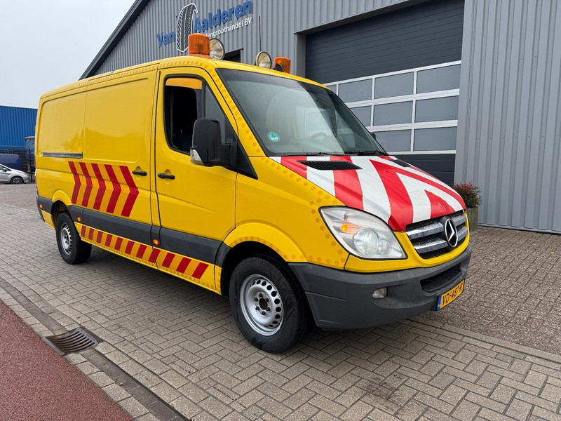Mercedes-Benz Sprinter 316, Like new, BF3 Begleit- Escort- Convoi execptionnel, L2/H1 - Furgón: foto 1 Mercedes-Benz Sprinter 316, Like new, BF3 Begleit- Escort- Convoi execptionnel, L2/H1 - Furgón: foto 1