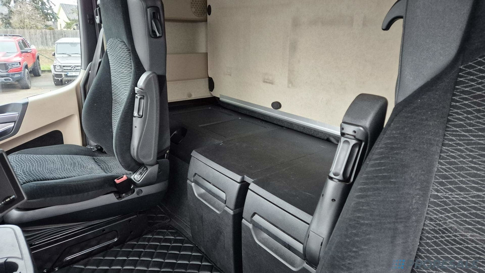 MERCEDES-BENZ ACTROS 1845 LS GIGA EURO 6 - Cabeza tractora: foto 5 MERCEDES-BENZ ACTROS 1845 LS GIGA EURO 6 - Cabeza tractora: foto 5