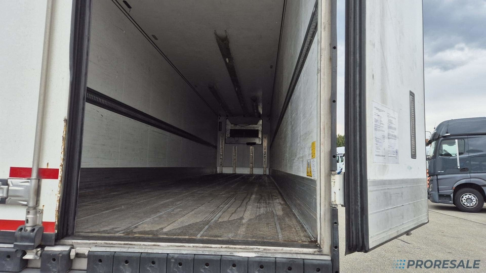 SCHMITZ CARGOBULL SKO 24/L - 13.4 FP60 COOL - mrazírenský návěs + diesel-ekektrický agregát CARRIER VECTOR 1550 - Semirremolque frigorífico: foto 5 SCHMITZ CARGOBULL SKO 24/L - 13.4 FP60 COOL - mrazírenský návěs + diesel-ekektrický agregát CARRIER VECTOR 1550 - Semirremolque frigorífico: foto 5