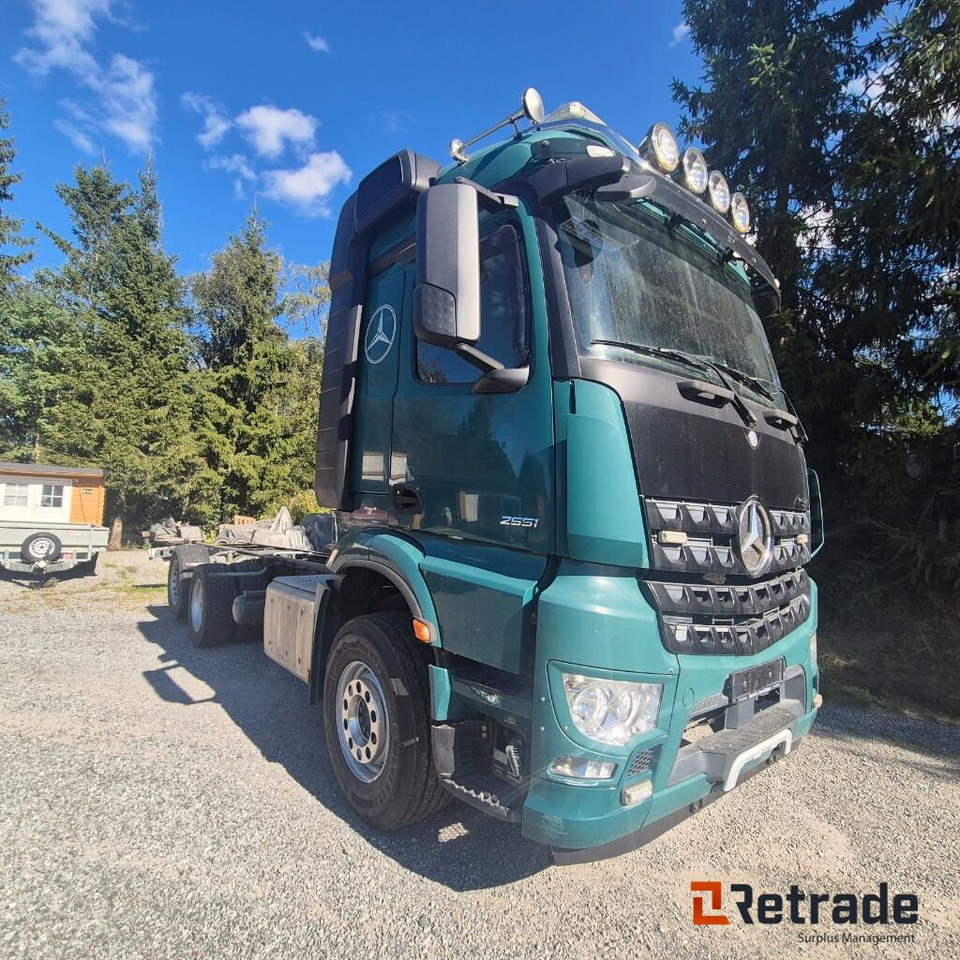 2014 MERCEDES-BENZ Arocs..Lav km! - Camión chasis: foto 1 2014 MERCEDES-BENZ Arocs..Lav km! - Camión chasis: foto 1