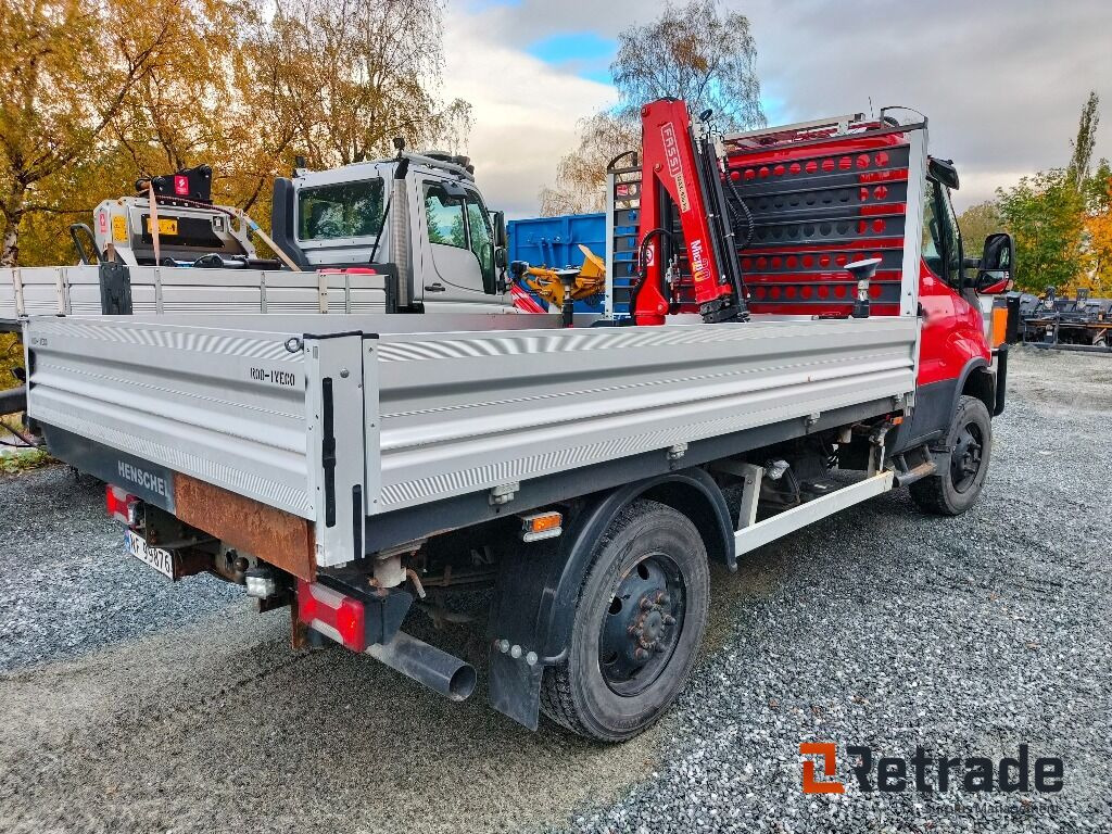 IVECO Daily 70W, 4X4 Tipp og Kran - Furgoneta basculante: foto 3 IVECO Daily 70W, 4X4 Tipp og Kran - Furgoneta basculante: foto 3