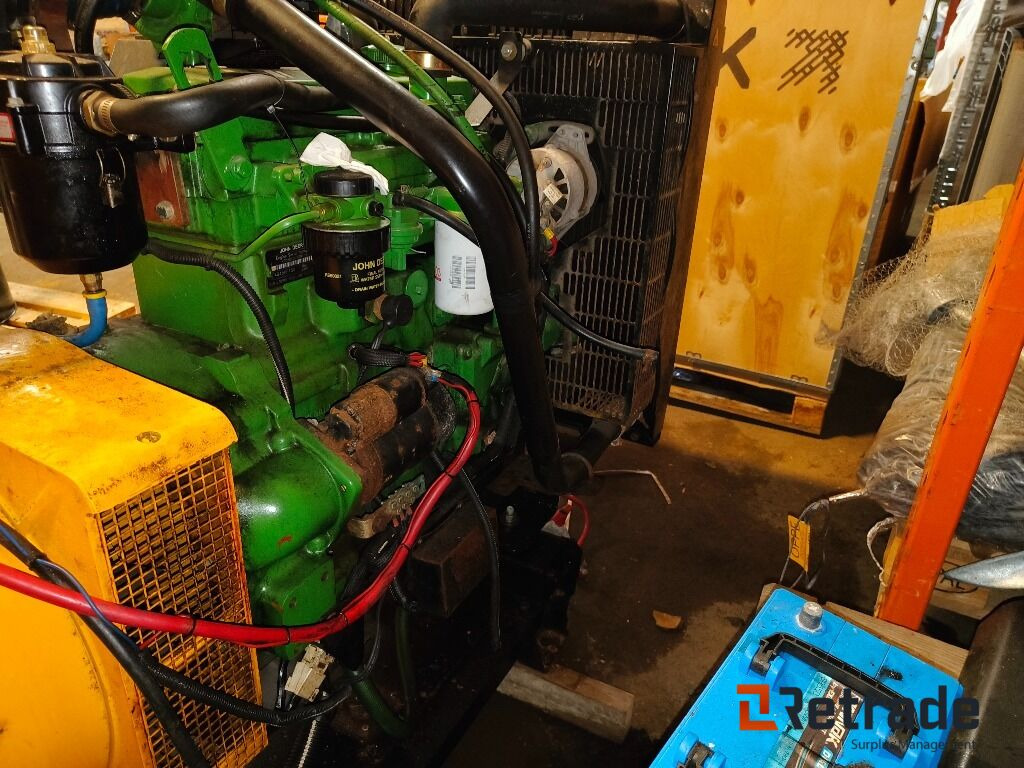 230V Generator SDMO Compact J130K, John Deere 4,5L - Maquinaria de construcción: foto 5 230V Generator SDMO Compact J130K, John Deere 4,5L - Maquinaria de construcción: foto 5