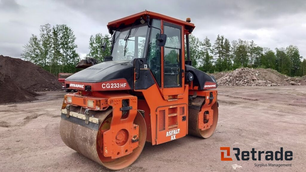 Asfaltsvält DYNAPAC CG233HF - Maquinaria de construcción: foto 1 Asfaltsvält DYNAPAC CG233HF - Maquinaria de construcción: foto 1