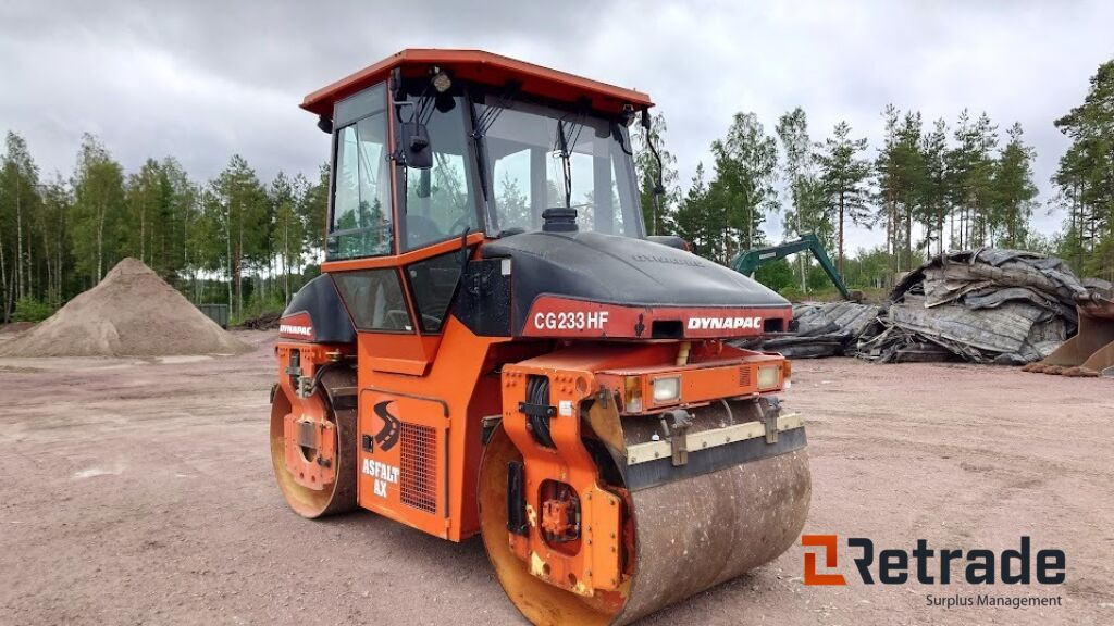 Asfaltsvält DYNAPAC CG233HF - Maquinaria de construcción: foto 3 Asfaltsvält DYNAPAC CG233HF - Maquinaria de construcción: foto 3