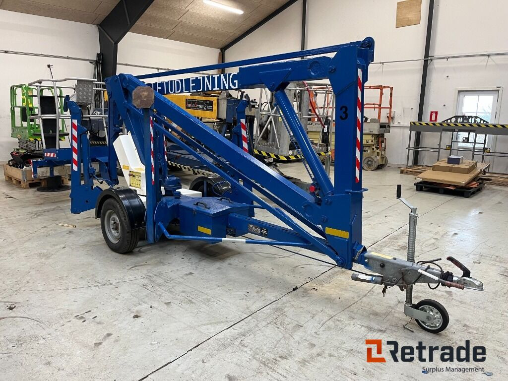 UpRight TL38 trailerlift - 13,5m - Maquinaria de construcción: foto 3 UpRight TL38 trailerlift - 13,5m - Maquinaria de construcción: foto 3