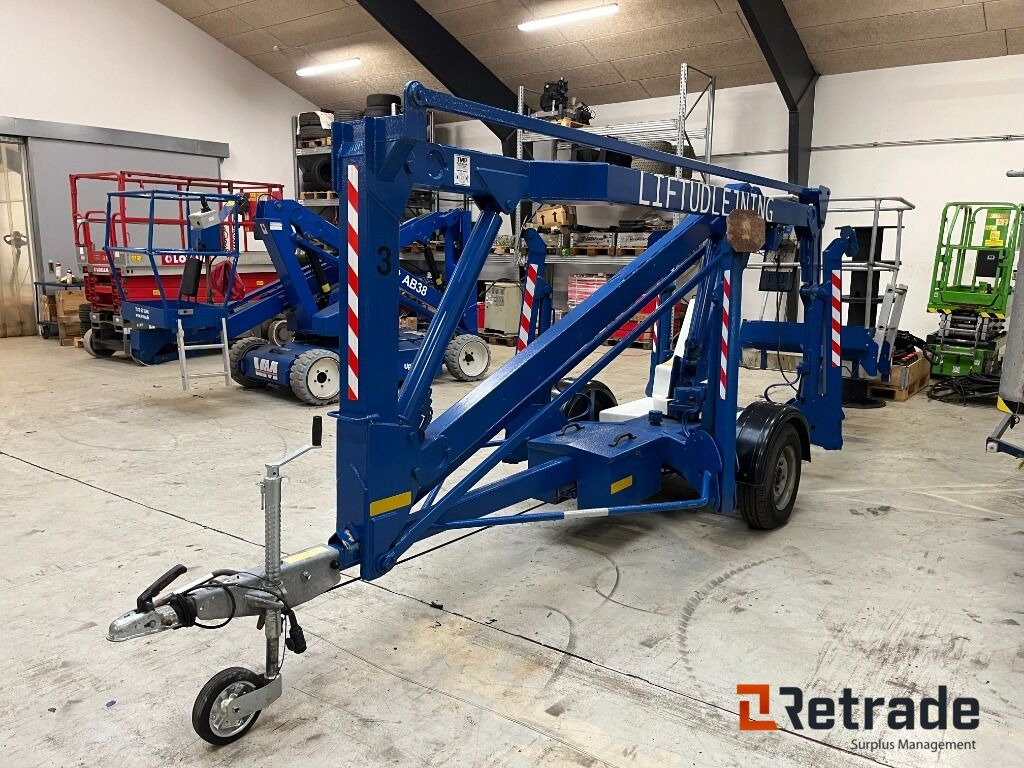 UpRight TL38 trailerlift - 13,5m - Maquinaria de construcción: foto 1 UpRight TL38 trailerlift - 13,5m - Maquinaria de construcción: foto 1