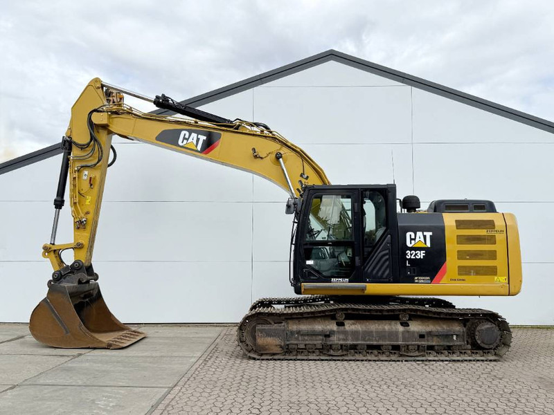 Cat 323FL - German Machine / Rear + Side Camera - Excavadora de cadenas: foto 1 Cat 323FL - German Machine / Rear + Side Camera - Excavadora de cadenas: foto 1
