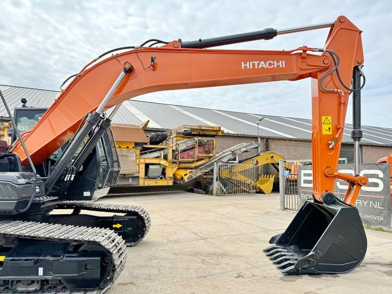 Excavadora de cadenas Hitachi ZX220LC-5G / 2025 ULTRA MODEL / ISUZU ENGINE: foto 10