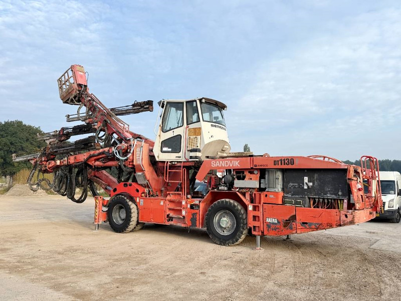 Sandvik DT1130-SC - 3x TB150 Drill Boom + Basket Boom - Perforadora: foto 4 Sandvik DT1130-SC - 3x TB150 Drill Boom + Basket Boom - Perforadora: foto 4