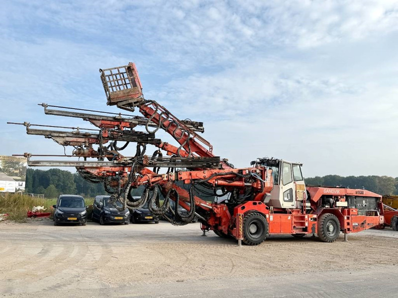 Sandvik DT1130-SC - 3x TB150 Drill Boom + Basket Boom - Perforadora: foto 2 Sandvik DT1130-SC - 3x TB150 Drill Boom + Basket Boom - Perforadora: foto 2
