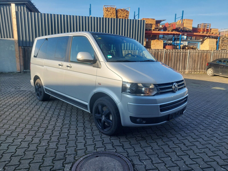Volkswagen Transporter Multivan AHK Doppelklima Tisch Leder 7-Sitzer - Minibús, Furgoneta de pasajeros: foto 2 Volkswagen Transporter Multivan AHK Doppelklima Tisch Leder 7-Sitzer - Minibús, Furgoneta de pasajeros: foto 2