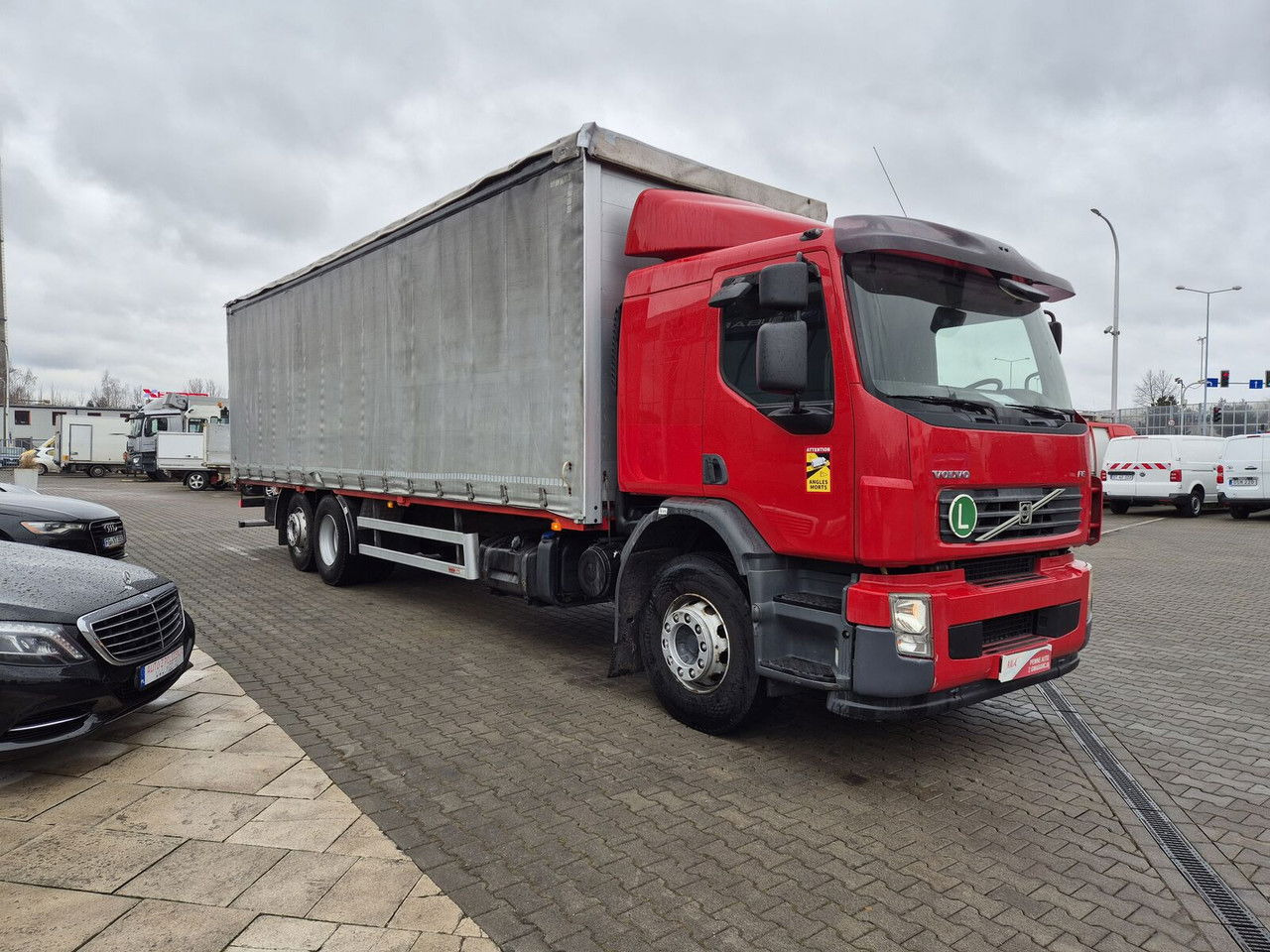 Volvo FE 320 62R / Serviced / 22 EP / Euro 4 - Camión lona: foto 4 Volvo FE 320 62R / Serviced / 22 EP / Euro 4 - Camión lona: foto 4