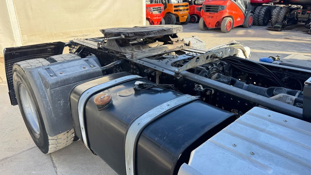 MAN TGS 18.460 4X4 tractor unit - cardan - motor brake - Cabeza tractora: foto 4 MAN TGS 18.460 4X4 tractor unit - cardan - motor brake - Cabeza tractora: foto 4