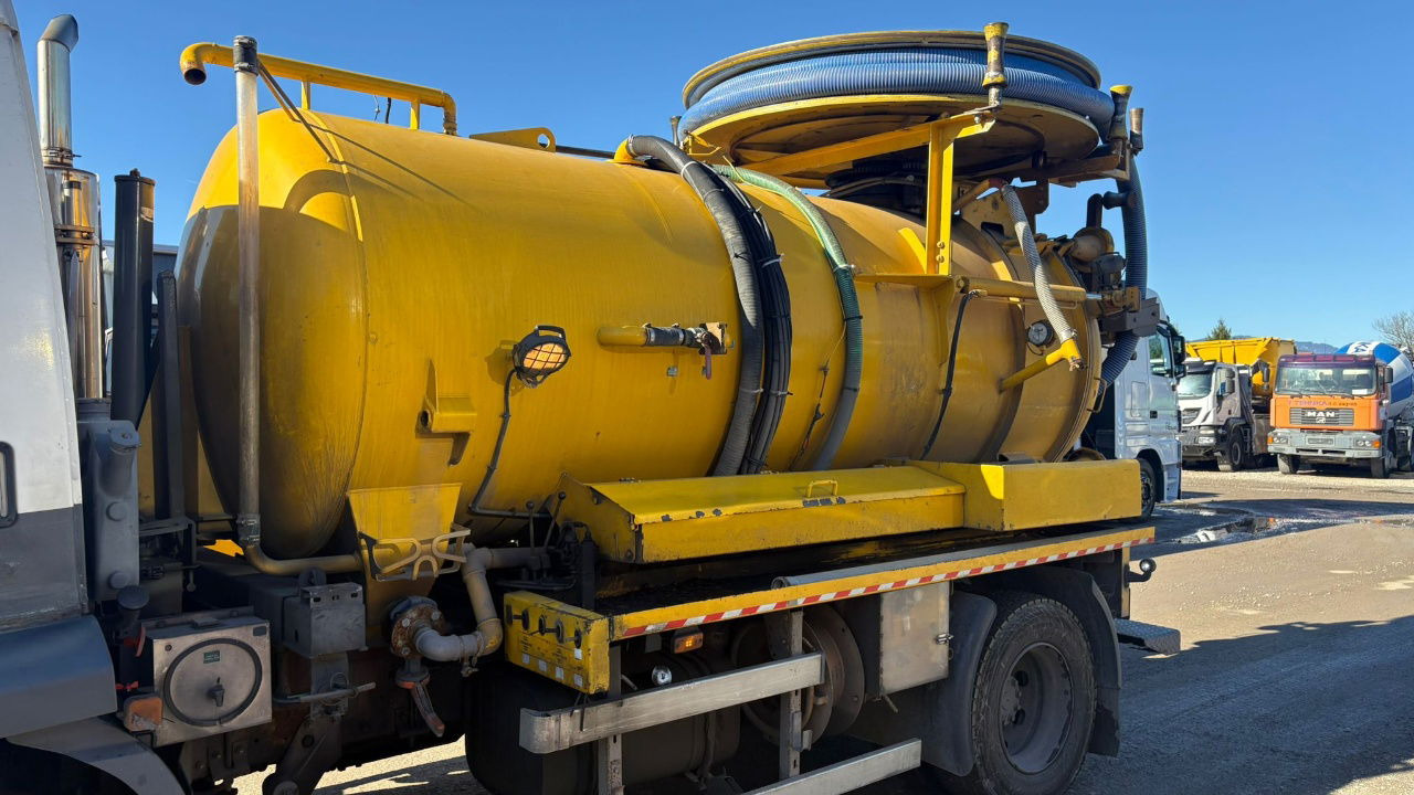 DAF AE55 4x2 vacuum + pressure truck - 8000 liters - Limpieza de alcantarillado: foto 2 DAF AE55 4x2 vacuum + pressure truck - 8000 liters - Limpieza de alcantarillado: foto 2