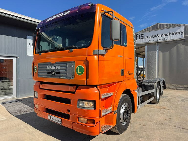 MAN TGA 26.460 6X2 chassis - lifitng axle - Camión chasis: foto 1 MAN TGA 26.460 6X2 chassis - lifitng axle - Camión chasis: foto 1