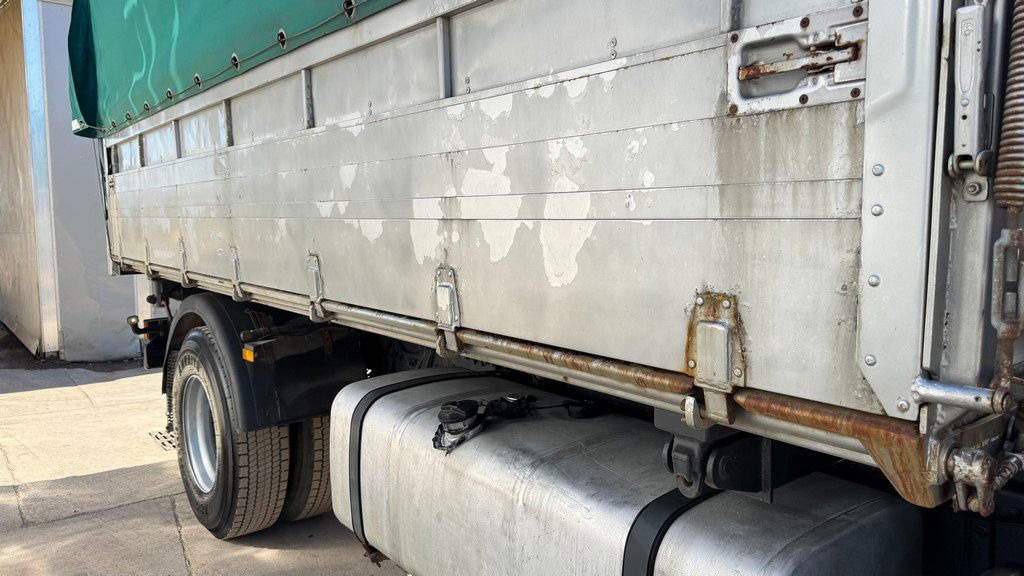 Mercedes-Benz Actros 1841 L 4x2 tipper - tarpaulin - euro 5 - Camión volquete: foto 4 Mercedes-Benz Actros 1841 L 4x2 tipper - tarpaulin - euro 5 - Camión volquete: foto 4