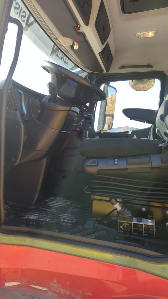 Leasing de Mercedes-Benz Actros 2651 6X4 meiller bordmatic tipper Mercedes-Benz Actros 2651 6X4 meiller bordmatic tipper: foto 14 Leasing de Mercedes-Benz Actros 2651 6X4 meiller bordmatic tipper Mercedes-Benz Actros 2651 6X4 meiller bordmatic tipper: foto 14